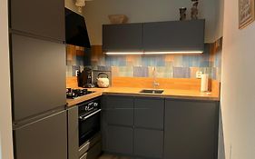 Vakantiehuis de Vennen in Vlagtwedde Parkeren voor de deur